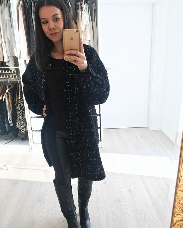 Today I feel comfy in black and I’m nicer when I like my outfit.
.
.
.
#outfit #ootd #mirrorselfie #wiwt #style #mode #modeblog #modeblogger #modeblogger_de #fashion #fashionblogger #fashionblogger _fashionblogger_ffm #ffmblogger #instamama #instamama_de ift.tt/2Qo2nyp