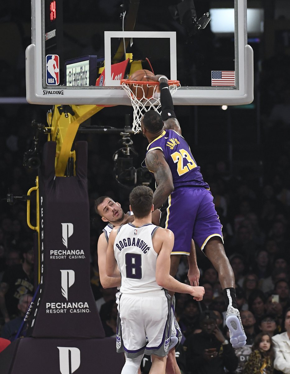 BleacherReport's tweet photo. Almost exactly 15 years apart. https://t.co/ZWcd2ngoRX