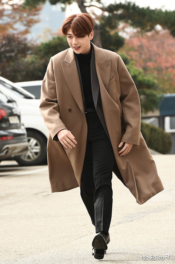theseoulstory's tweet photo. 📸 KANG DANIEL on his way to KBS 'Happy Together 4' filming today~ ❤️ @danielk_konnect https://t.co/pXJUdX3EkK