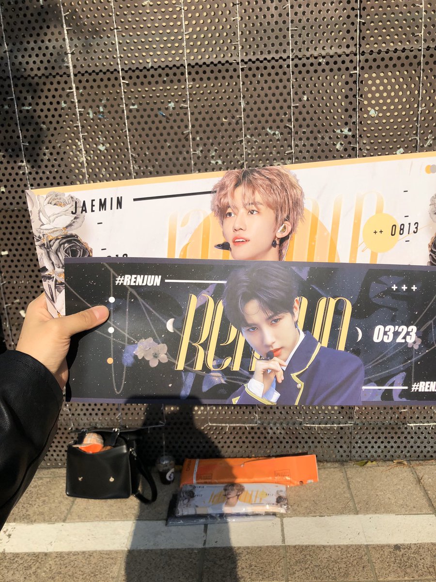 ElopeJamRen's tweet photo. 2:10 시작합니당!! https://t.co/OlwsX8W39o