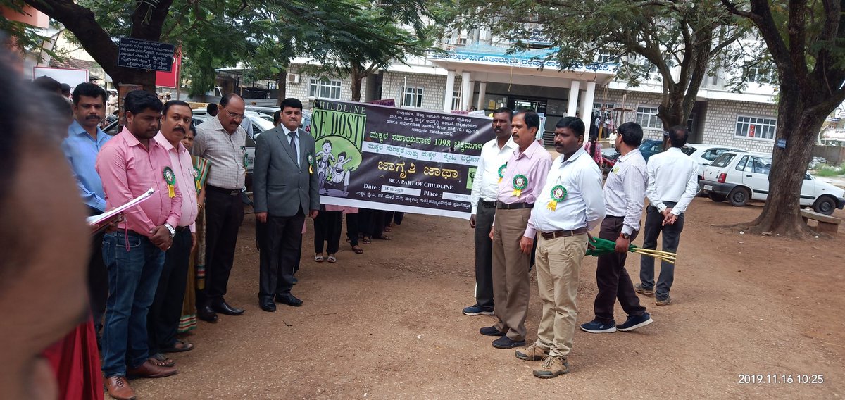 TSRavikumar5's tweet photo. Childline se dosti in ckm today https://t.co/AdBuuX9KLI