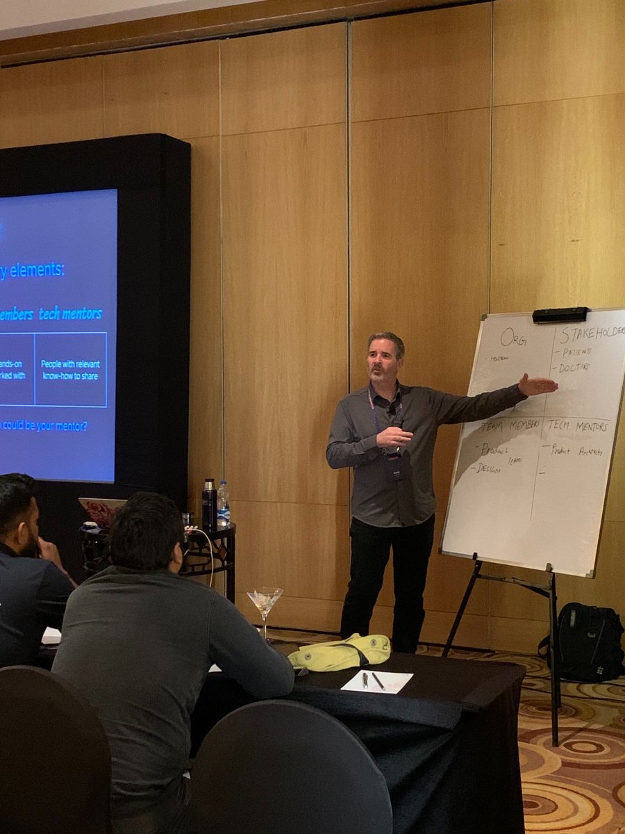rohdz's tweet photo. From the session #vmwaredesign #e2e #design #dup19 https://t.co/7VtpaXB6L5