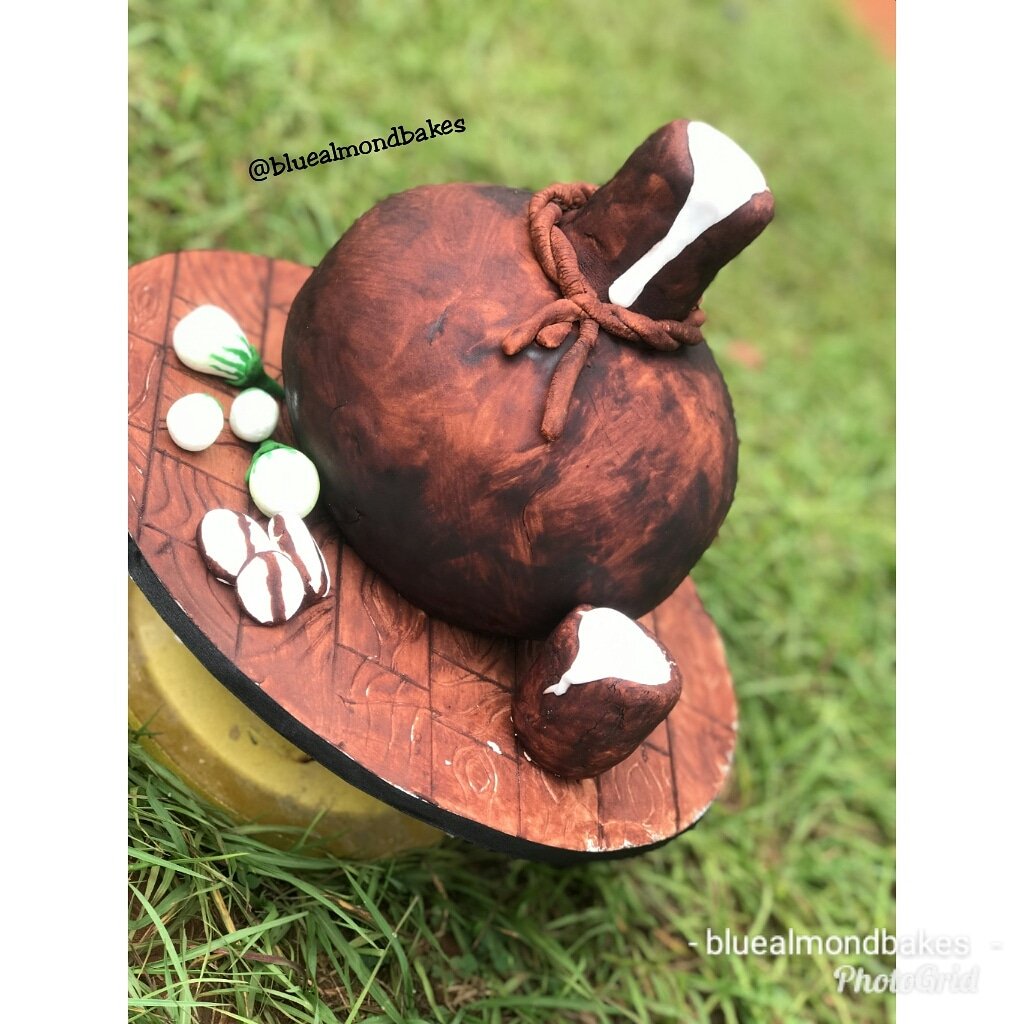 Saturdays are for weddings 😊😊

#bluealmondbakes #cakesinenugu #enugubaker #palmwinegourdcake #traditionalwedding #traditionalweddingcake #winegourd #weddingcake #igbankwunigeria #igboweddingng #tradcakes  #igbowedding #calabashcake #oneafricamusicfest #Dubai2019