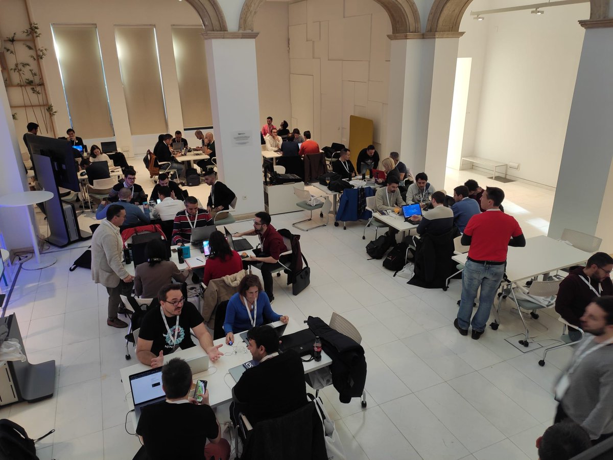 BBVASpark's tweet photo. 🌄 ¡Buenos días! 

💙 Tras las increíbles ponencias de @amazon, @Iberia, @ESADE, @everis u @orange de ayer sobre #VoiceTech...

🏁 Arrancamos con el Hackathon de @VoiceConfeSpain hoy en #BBVAOpenSpace 🔥 https://t.co/MNKwsI3wFE