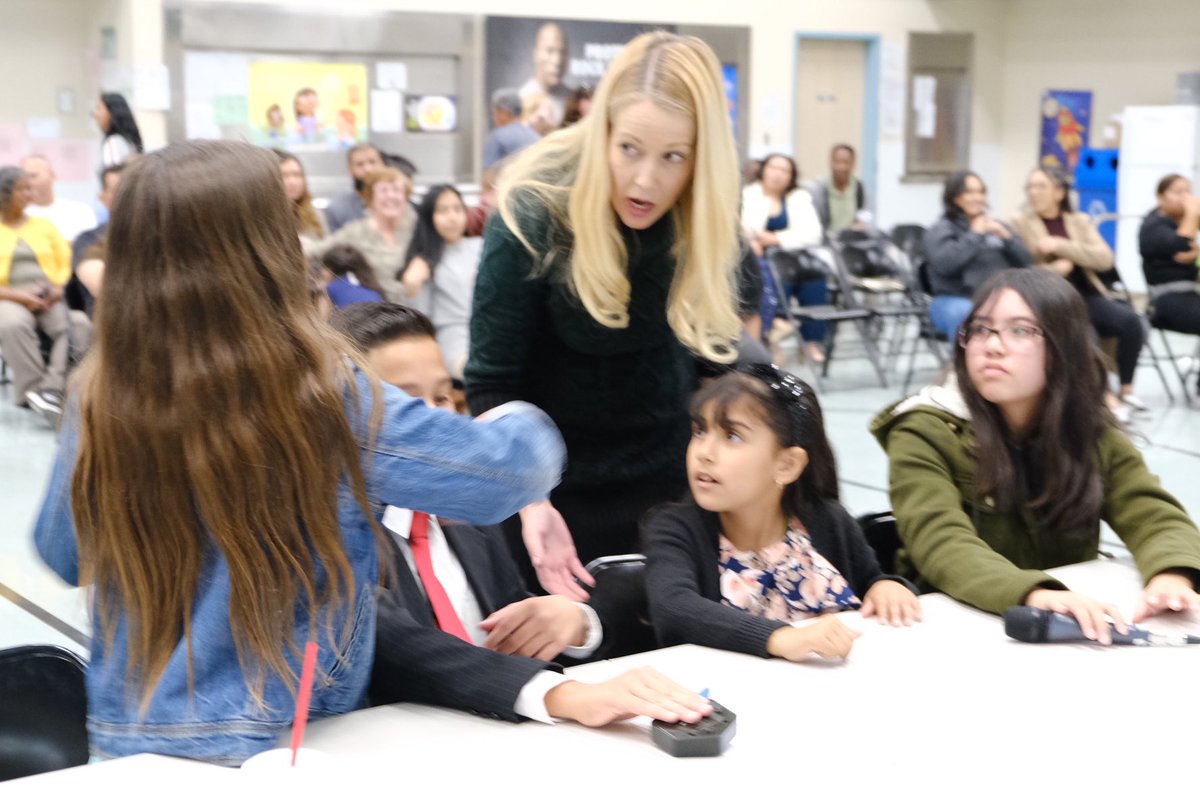 meChewix's tweet photo. Only the best and brightest get to compete at #PalmdaleSD Latino Knowledge Bowl at PalmTree Elementary. #PalmdaleLeads #PalmdaleSchools #PalmdalePromise https://t.co/tfaL1pjg3f