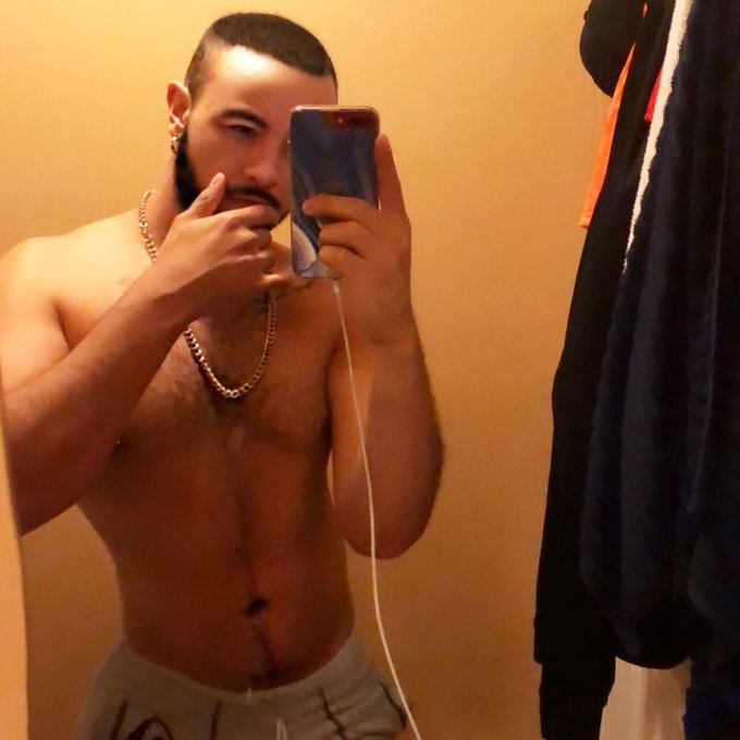 Watch MigggyFresh 🐽's leaked NSFW photo on TwXstars