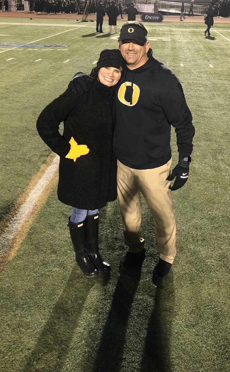 theteachermrse's tweet photo. Some people arrive and make such a beautiful impact on your life, you can barely remember what life was like without them! 🖤💛#GoBigO #roadtostate #round2done #round3repeat #believeinyourteam #believeinYOU #beaCHAMPION https://t.co/inS8rr79SG
