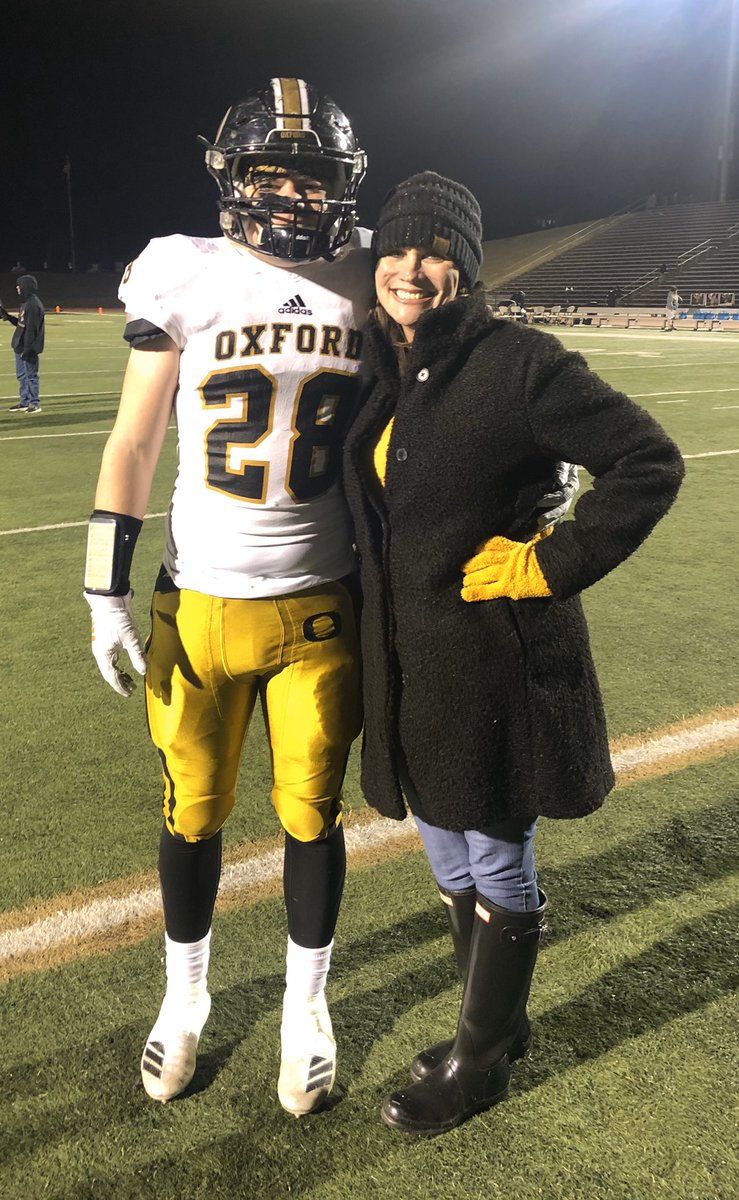 theteachermrse's tweet photo. Some people arrive and make such a beautiful impact on your life, you can barely remember what life was like without them! 🖤💛#GoBigO #roadtostate #round2done #round3repeat #believeinyourteam #believeinYOU #beaCHAMPION https://t.co/inS8rr79SG