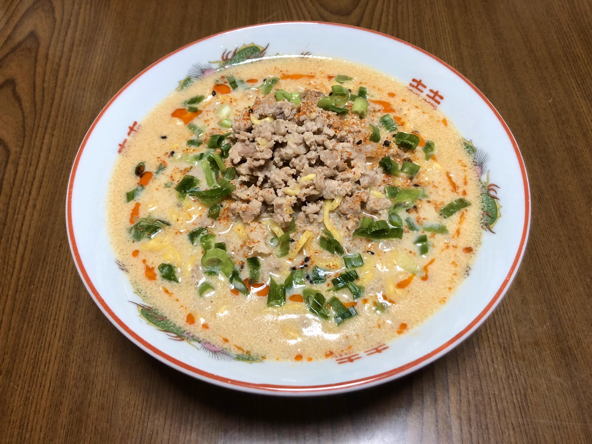 今日のお昼は、バズレシピで有名なリュウジさん（@ore825）の「みそ豆乳坦々麺」作ってみました。簡単、美味い、めちゃ美味い。うわヤバいなこれ…オススメですわ。  
