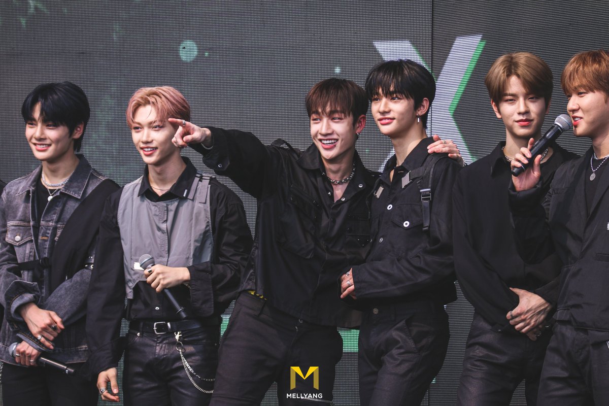 mellyyang22's tweet photo. 191110 #KAMPSingapore #StrayKids
What were they looking at? ๐ค๐ง
#Bangchan #Changbin #Seungmin #Han #Jisung #LeeKnow #Felix #Hyunjin #Jeongin #IN #๋ฐฉ์ฐฌ #์ฐฝ๋น #์น๋ฏผ #ํ์ง์ฑ #์ง์ฑ #์ด๋ฏผํธ #๋ฆฌ๋
ธ #ํ๋ฆฌ์ค #ํ์ง #์ ์ธ #์์ด์ #์คํธ๋ ์ดํค์ฆ #์คํค์ฆ https://t.co/3bw5Stdg7K
