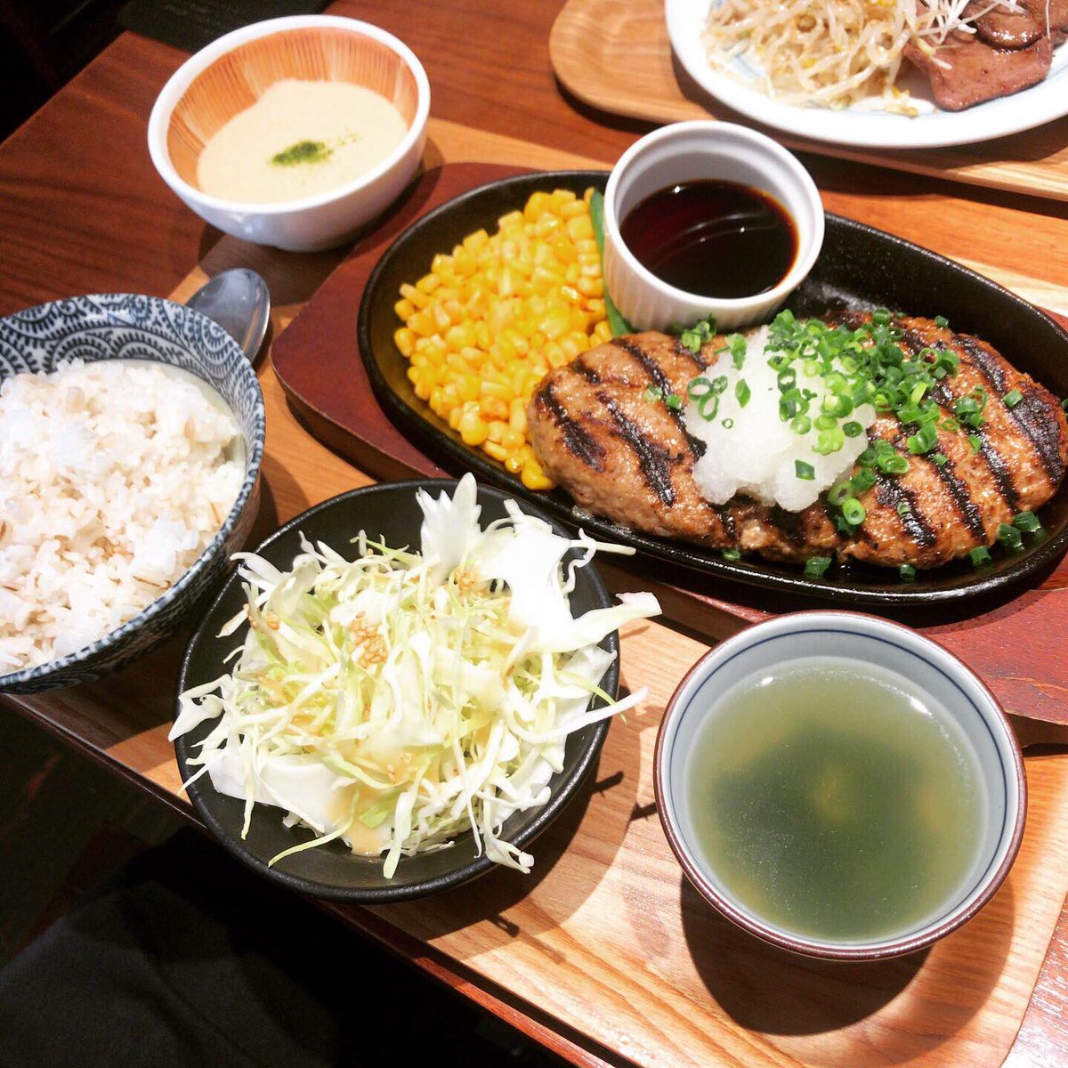 ナズナニキ Inqbus 下北沢 しずる 牛タンハンバーグステーキランチ お肉大盛り 1170円 ナズナニキ Inqbus 下北沢 しずる 牛タンハンバーグステーキランチ お肉大盛り 1170円