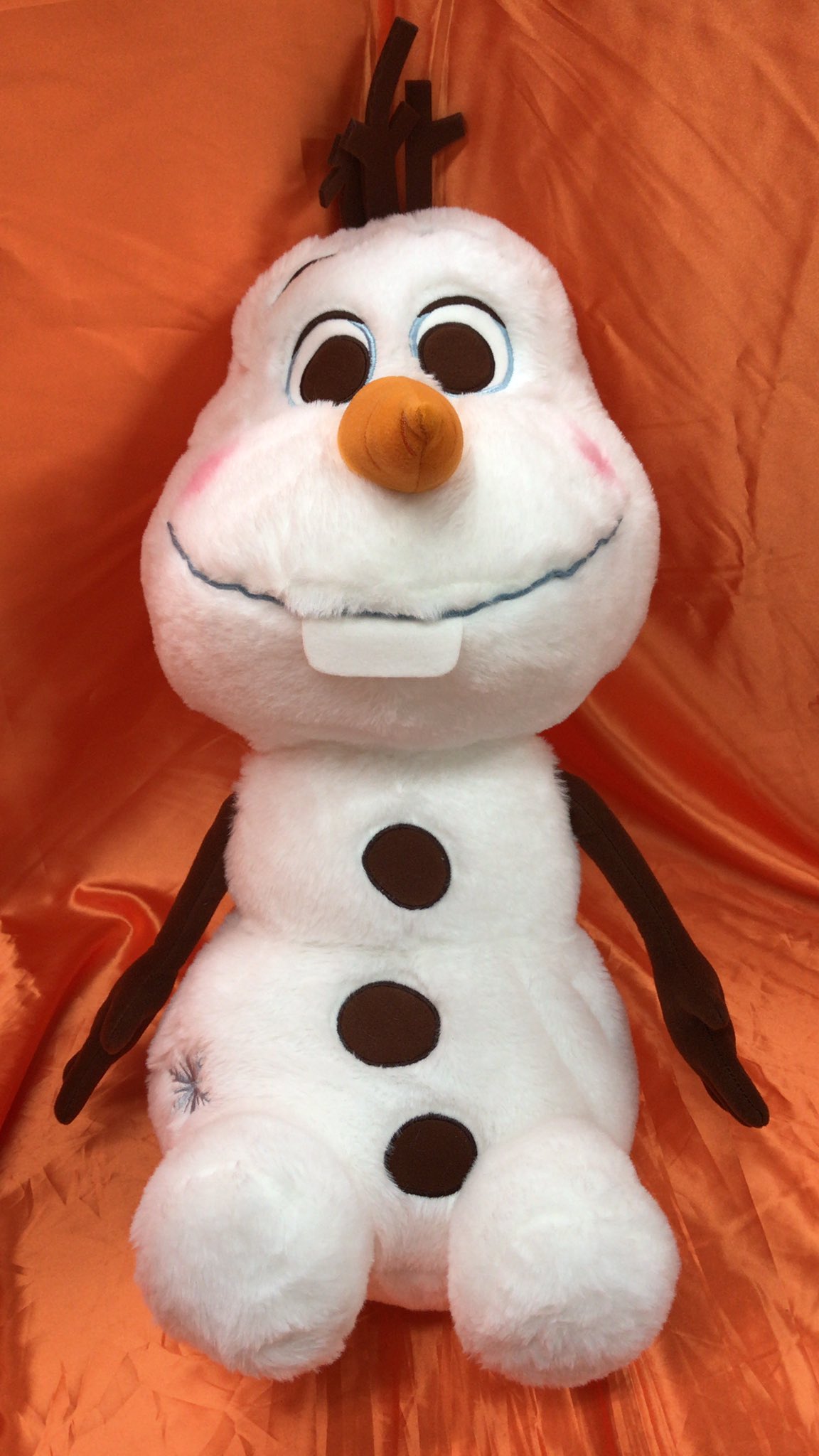 アナと雪の女王2 オラフ 赤いほっぺ ギガジャンボぬいぐるみ ナムコv Er が入荷しました まもなく新作映画が公開されるアナ雪のオラフの ワンダーシティ札幌 プラボ札幌西町店 Twitter 19 11 16 札幌市のアミューズメント施設 ワンダーシティ札幌 プラボ