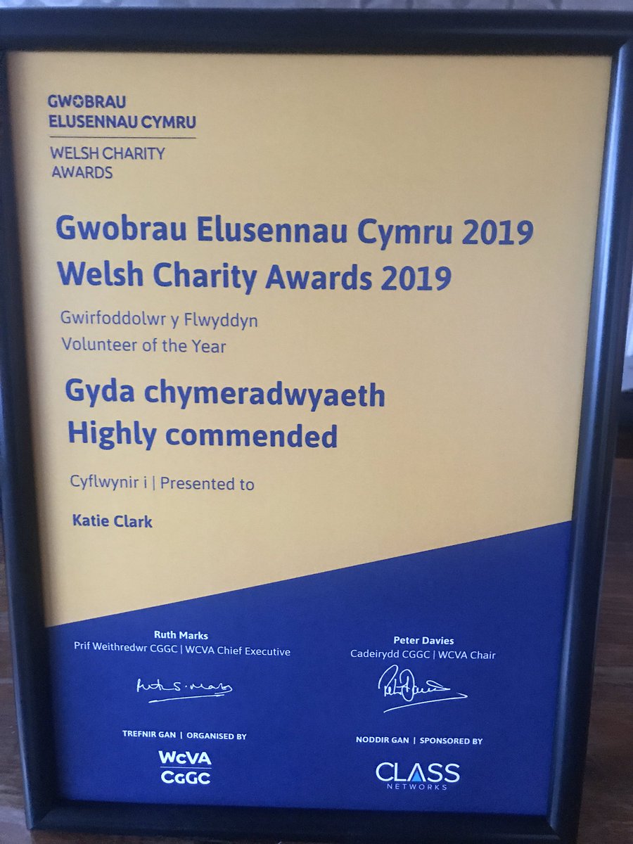 KatieClarkWales's tweet photo. A fantastic evening celebrating wonderful people/charities at #welshcharityawards. Delighted & honoured to be nominated Volunteer of the Year for initiation of #CPRiC - we’ve taught >500 runners/volunteers/kids CPR #nightatthemuseum #dippythedinosaur @AdamFletcherBHF thank you! https://t.co/on8esRQwO1