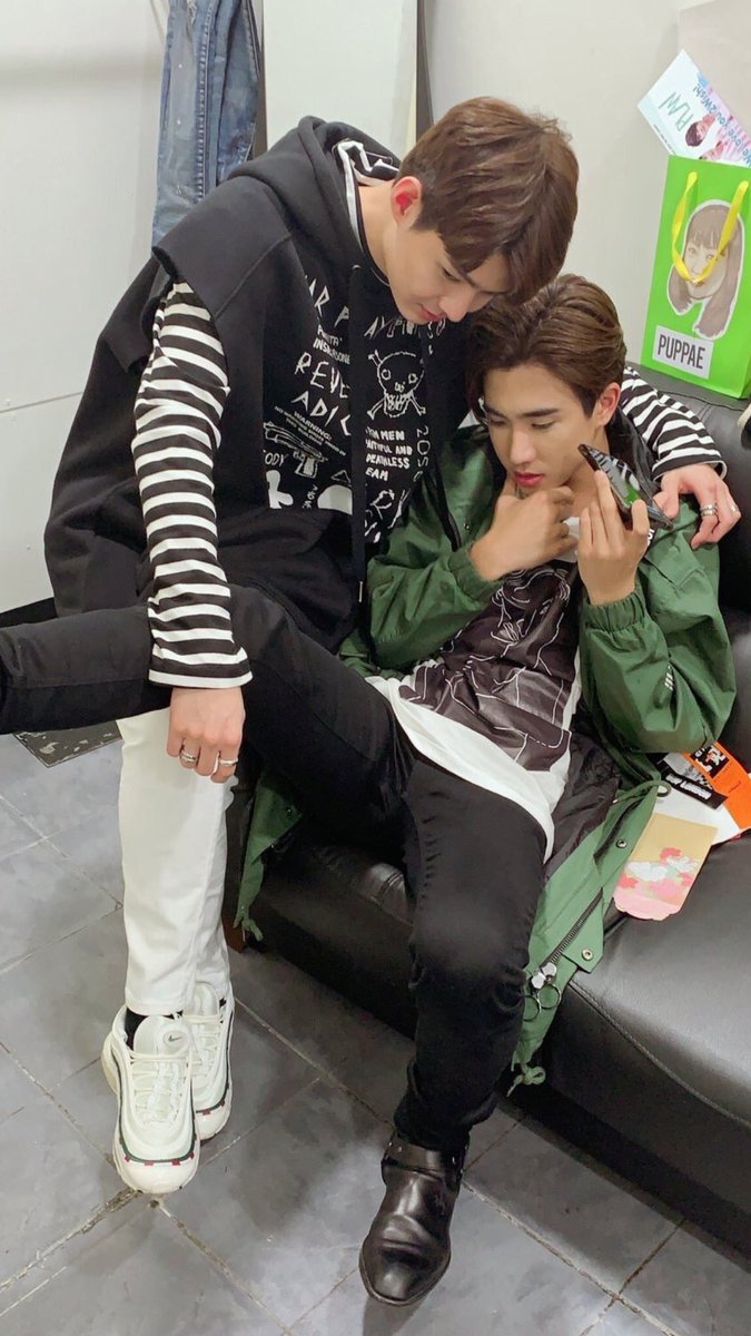 ThN39692005's tweet photo. #NothingButPerthSaint https://t.co/u8uzpbfBLJ