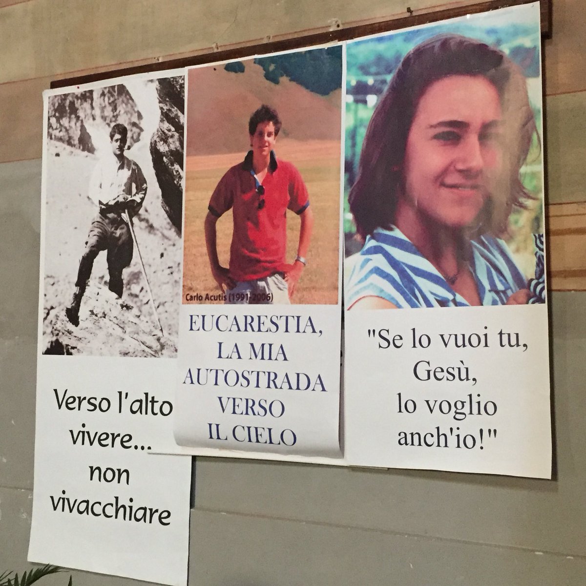 PereOlivierJ's tweet photo. En plus d’être cité par @Pontifex_fr dans plusieurs paragraphes de #ChristusVivit (104-106), la photo de Carlo Acutis est dans beaucoup d’églises en Italie dont celles du #ChemindAssise, à côté de PG #Frassati et Chiara Luce #Badano
#LaSainteténAttendPasLesAnnées https://t.co/LCY7WXUDVx