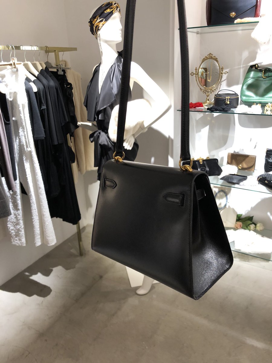 SClerissi's tweet photo. ✨Hermes Bags 0公分柏金包附金色金属配件 #hermesbag #weekenderbag #birkinbag #hermesvintage #vintageparis #luxuryispersonal #帽子 #ファッション #スタイリスト #衣装 #时尚 #设计师 #pursebop #boptalk #hermesworld #hermescollector #hermeslover #kelly #kellybag #时尚  #巴黎 #购物 https://t.co/eYOcAj48Uy