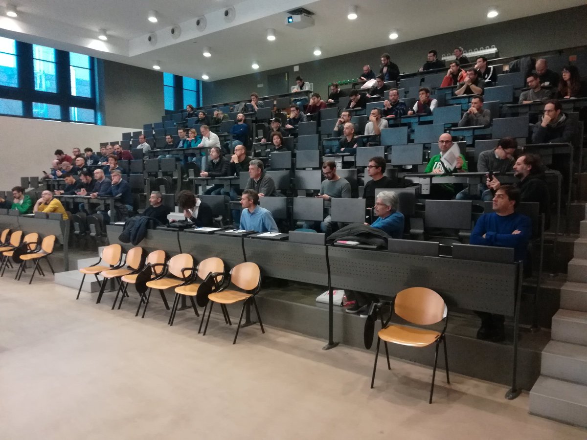 marcominerva's tweet image. Si comincia con la Keynote /w @marco_parenzan @dottor @marcopozzan #vssatpn