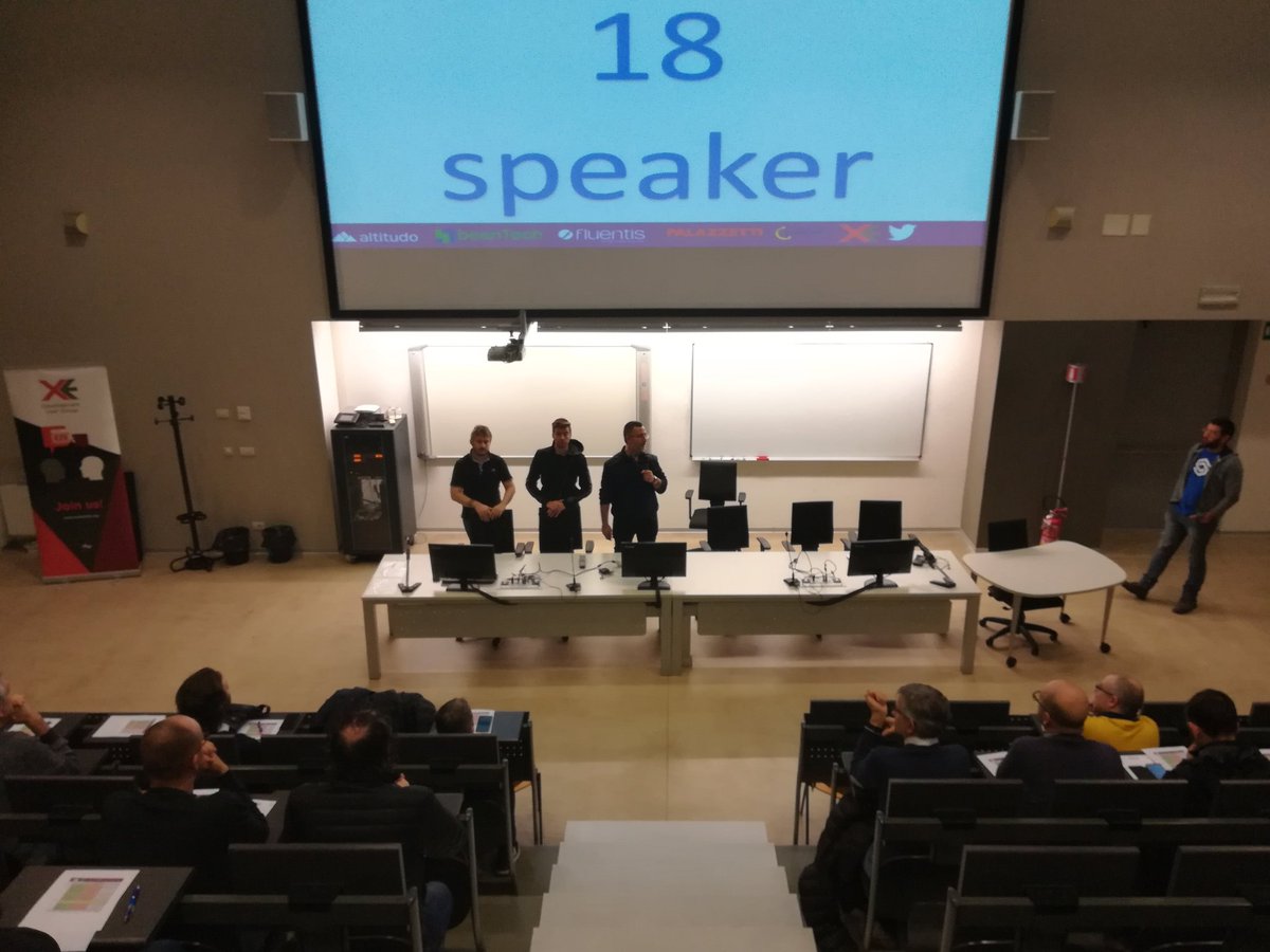 marcominerva's tweet image. Si comincia con la Keynote /w @marco_parenzan @dottor @marcopozzan #vssatpn