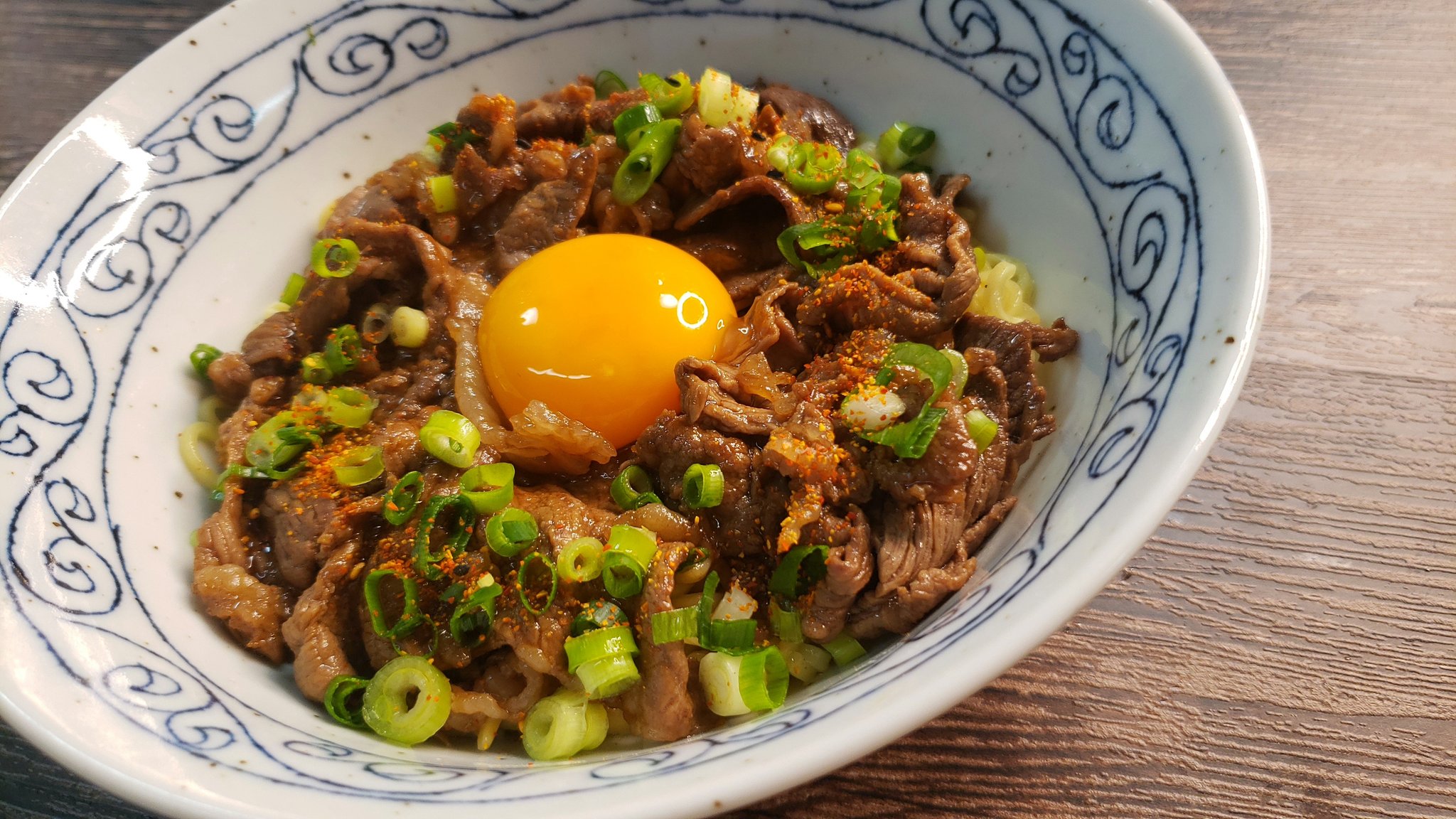 リュウジ 料理のおにいさんバズレシピ これ本気で旨い最高のマルちゃん正麺の食べ方だと思う 牛釜玉ラーメン 油小1で牛肉100g炒め スープと砂糖小1半 水大3入れ温め 茹でた麺にかけ生卵と小葱 七味かけ混ぜて喰らう 甘辛い濃厚醤油タレが麺に絡み リュウジ 料理のおにいさんバズレシピ これ本気で旨い最高のマルちゃん正麺の食べ方だと思う 牛釜玉ラーメン 油小1で牛肉100g炒め スープと砂糖小1半 水大3入れ温め 茹でた麺にかけ生卵と小葱 七味かけ混ぜて喰らう 甘辛い濃厚醤油タレが麺に絡み