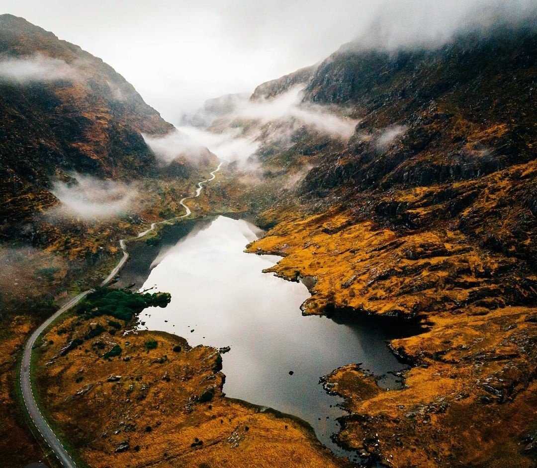 Explore Killarney with us March 2020 - our outdoor festival will be a memorable one! #hillwalking #killarneyfestival #ireland #kayaking #outdoors #nature #wanderkerry #Kerry 
📸 matthewmurphyphotography