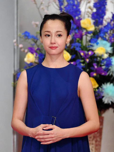 女優の沢尻エリカさん、合成麻薬所持で逮捕される！！