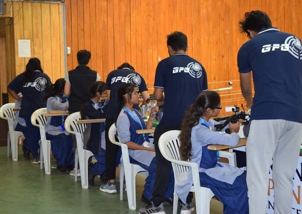 Gun_for_Glory's tweet photo. As part of our initiative to broadbase the #Olympic sport of shooting, we we're glad to host students from @ShivNadarFDN's Vidyagyan School at #GFGPune. 
The out reach program allowed us to introduce &amp; teach basics of the sport to 270+ students https://t.co/vNtjK7MjHV
