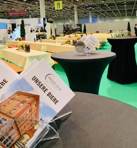 Braukultur_AG's tweet photo. Die #igeho 2019 ist eröffnet und die #brauereiuster ist dabei. Wir freuen uns, gemeinsam mit anderen Klein- und Mittelbrauereien bis kommenden Mittwochabend in #Basel mit unseren🍻 vertreten zu sein. Infos zur Messe: https://t.co/WCZRuKGE4D
#usterbräu #zürihell #schweizerbier https://t.co/G96b9ijLdF