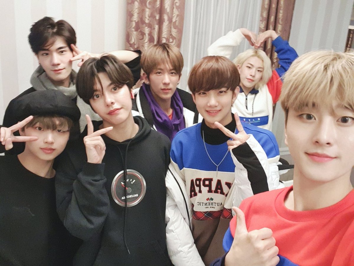 jflo_newkidd's tweet photo. [#뉴키드] 어젯밤 우크라이나에 잘 도착했어요😊❤ 팬여러분 만날 생각에 너무 설레요💕 

#Newkidd #뉴키드 #Jihansol #지한솔 #Jinkwon #진권 #Yunmin #윤민 #Woochul #우철 #Hwi #휘 #Choijiann #최지안 #Kangseungchan #강승찬 #우크라이나 #Ukraine #키예프 #Kiev https://t.co/EWV3XdfzQy