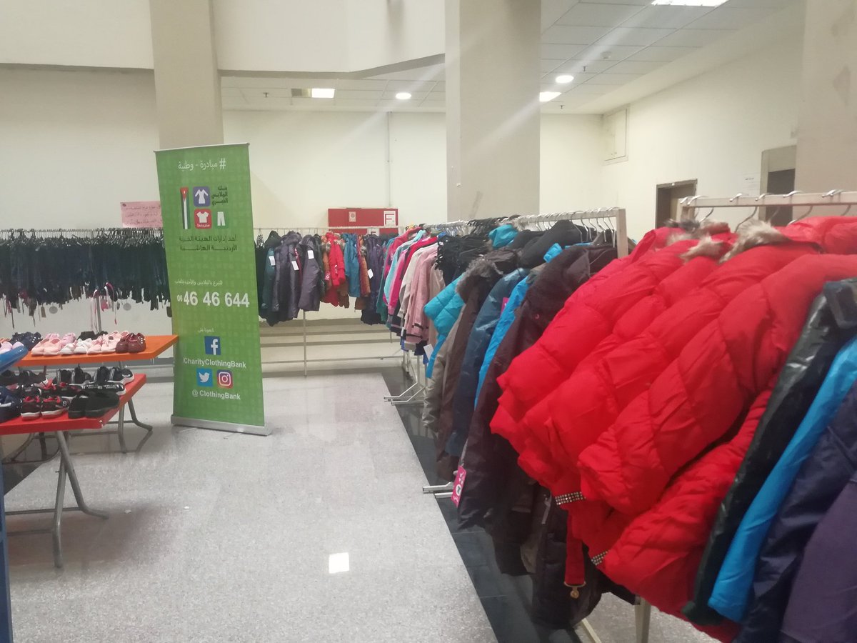 ClothingBank's tweet photo. متواجدين الآن في محافظة البلقاء لتقديم كسوة الشتاء بالتعاون مع متطوعي البنك العربي الراعي الرسمي لبرنامج يوم اليتيم.
@ArabBankGroup
#بنك_الملابس_الخيري #البنك_العربي #يوم_اليتيم  #محبة #عطاء #ارسم_بسمة #محافظات https://t.co/v903IOxCuB