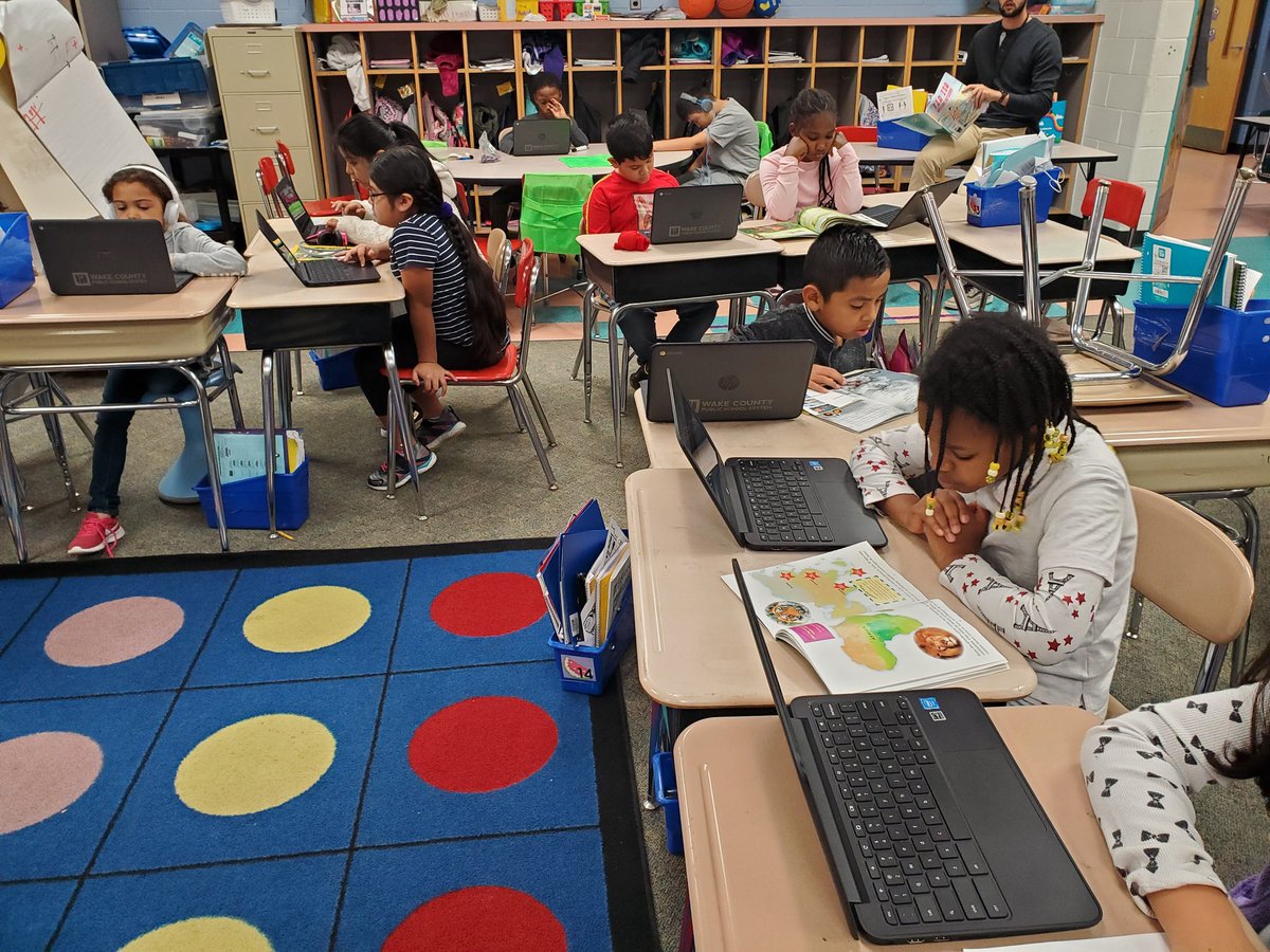 arcrampton's tweet photo. We love Saturday school @HodgeRoadES! @marcellita100's  3rd grade class is working on reading books for #READvolution! https://t.co/g1UUqGLRyu