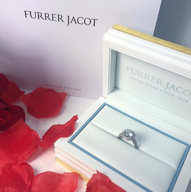 LoveLanceJames's tweet image. Planning on popping the question this festive season?  
Come in store to speak to us and lets create something dazzling together!🎄💍🌟#christmasproposal #shesaidyes #gettingengaged