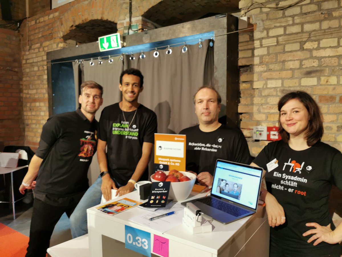 Benniphx's tweet photo. #hierbleiben we are here #bloopark https://t.co/5Y1xG52xUf