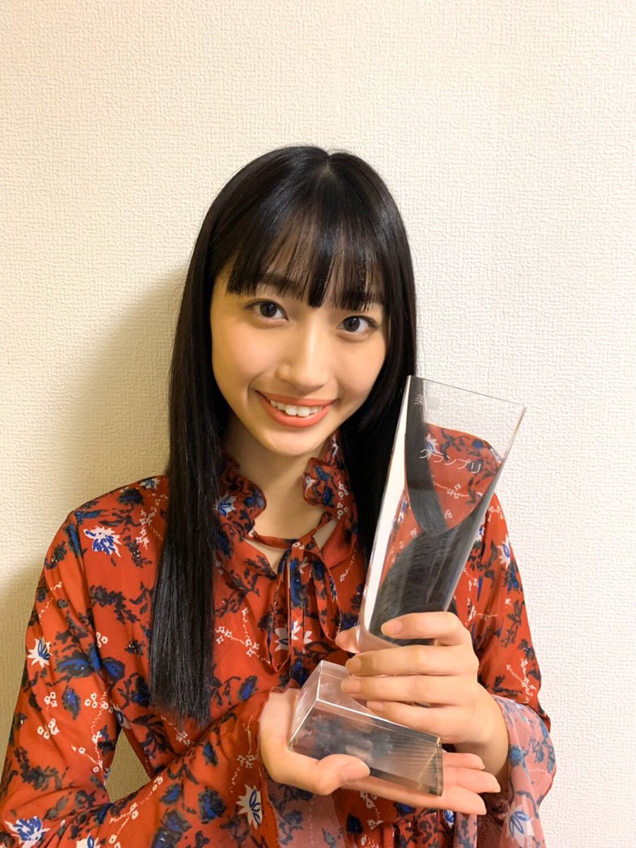 nagisa41500's tweet photo. 美笑女グランプリの初代グランプリを獲る事が出来ました！
すごく嬉しいです！
これからも感謝を忘れず頑張ります💪
応援宜しくお願いします！！ https://t.co/g9rxYXVcUb
