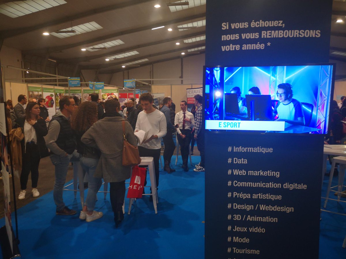 Campus Academy #Rennes est présent au Salon des Grandes Ecoles jusqu'à 17h - Stand I6. Venez échanger avec nos étudiants !