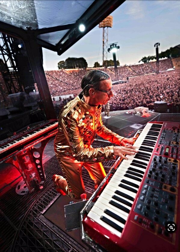 A very HAPPY BIRTHDAY to the legendary keyboardist Christian Flake Lorenz of Rammstein!     
