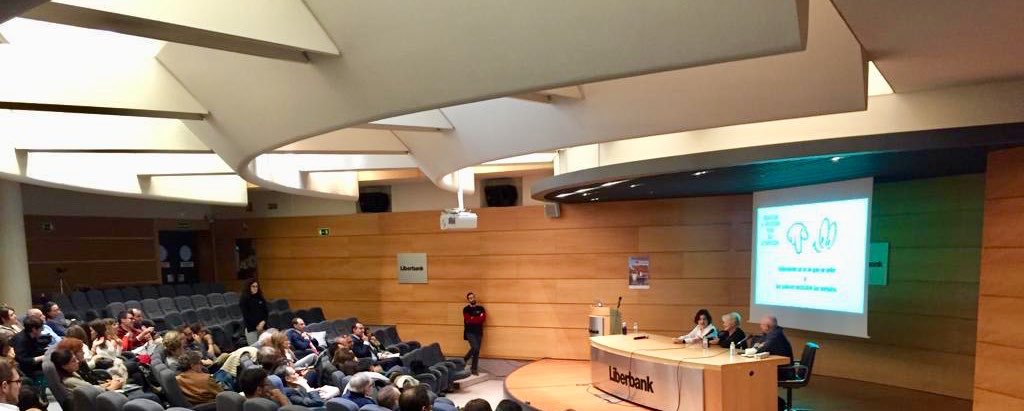 nutrisens_es's tweet photo. 🌱Seguimos en el XVIII Congreso de la #SCAMEND junto a grandes profesionales @mdballesteros @VirBellido @PacoBotellaRom1 @ppines77 @pedrorozasm @JuliaSastre1 @CristobMorales @TechnoDiabetes @NutriSeen @endo_mac
🙌🏻🙌🏻🙌🏻
🌐https://t.co/JehMOiAzGX #SCAMEND2019 https://t.co/6gzRAmMJrR