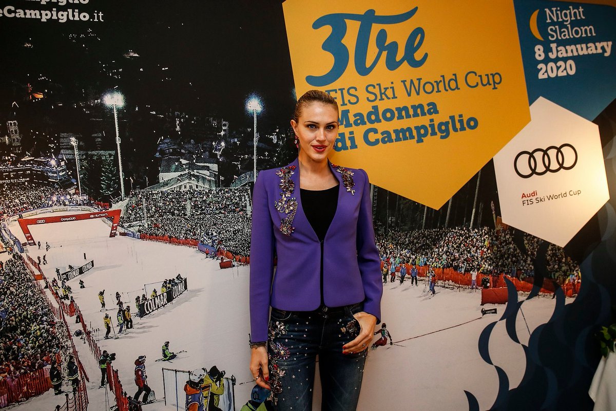 The Italian Capital welcomed us thursday night at the Due Ponti Sporting Club for another event of our #3TreonTour.

We can't wait to meet you on the 8th of January in Campiglio!

Find out more about yesterday's night → rebrand.ly/3tretour_Roma

Ph Fabio Frustaci

#3tre