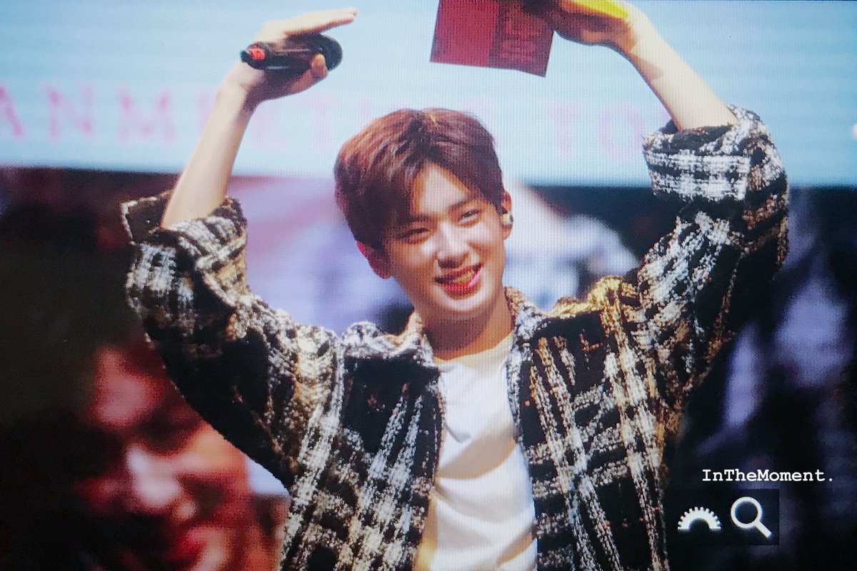 InthemomentM's tweet photo. 191116 #NINETEENMINKYUINTAIPEI
#김민규 #민규 #MINKYU #KIMMINKYU https://t.co/mWKfBoTsP0
