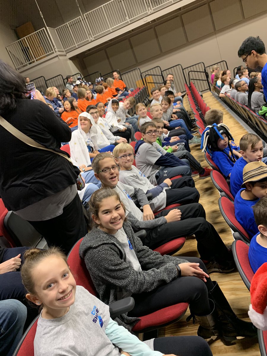 DAISLegoLeague's tweet photo. #DAISCyberCats and #DAISTechnoCats ready for our first scrimmage at @YorkCountryDay @DAISCommunity https://t.co/2XbOj1ghVL