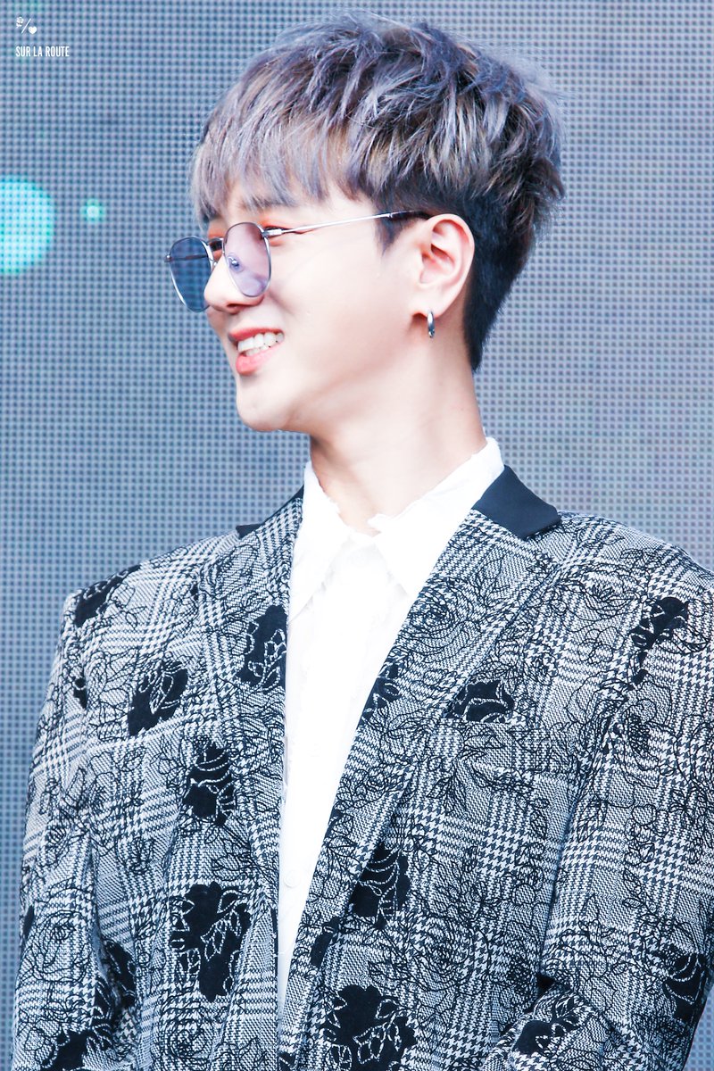 SUR_LA_ROUTE_YS's tweet photo. HQ / 191110 KAMP SINGAPORE RED CARPET
๐
๐https://t.co/Wy5mKctuhE
๐https://t.co/oulHdwF6RI
#์์ฑ #YESUNG #ใคใงใฝใณ @shfly3424
#์ํผ์ฃผ๋์ด #SUPERJUNIOR
#KAMPSingapore #KAMPSingapore2019_Day2 https://t.co/ffVl6xsYw0