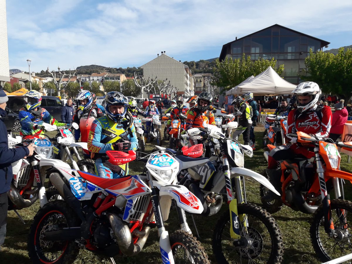 RadioSeu's tweet photo. #EnAquestsMoments #Oliana acull aquest cap de setmana la competició d'enduro @OLIANAOFFROAD. La prova compta amb la participació de més de 280 pilots. (Fotos: Judit Pujol) https://t.co/WbreVW9W0s