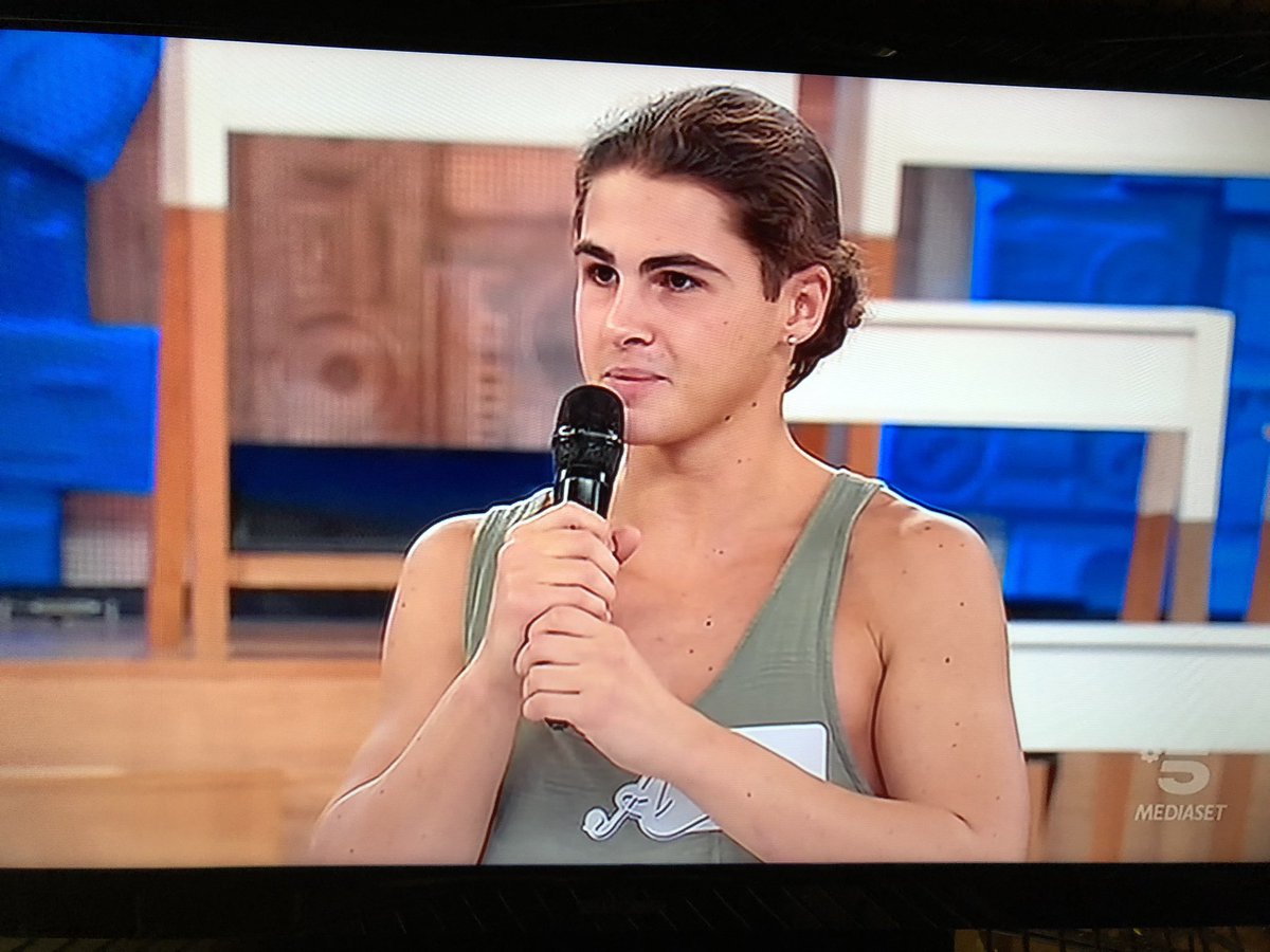 itciccio's tweet photo. Dio quanto mi sento vecchio. #amici19 https://t.co/jxbtPrO3AS