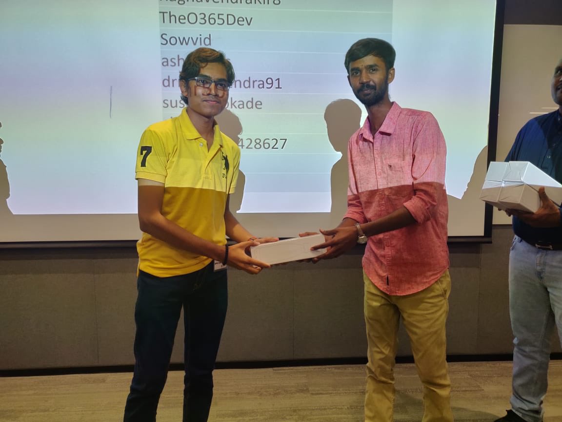 Anbu_Mani27's tweet image. Here is the time for goodies distributions.. Twitter rockstars... #MS365DevBootcamp #MSEvents #IndiaMVP #M365Bootcamp #office365 #mvpbuzz #MS365DevBootcampBLR