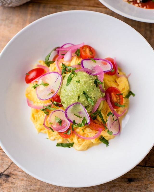 ☀️WAKEY WAKEY☀️Local eggs cooked *perfectly* with @everoakfarm shaved radish, organic (soon to be local) tomatoes, pickled red onion, avocado mash + cilantro, served with a side of hausmade salsa! Simple + quality = one of our most popular menu items… ift.tt/2NPGYMS