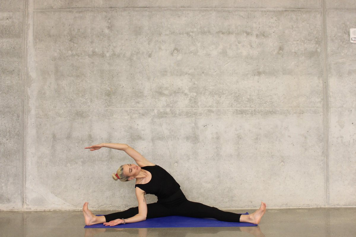Modere_US's tweet photo. Stretching can do you a lot of good. Here are 5 benefits of stretching: 
1.Relieves stress
2.Improves digestion
3.Reduces anxiety
4.Soothes headache
5.Decreases muscle soreness https://t.co/FBCs0gLTyw