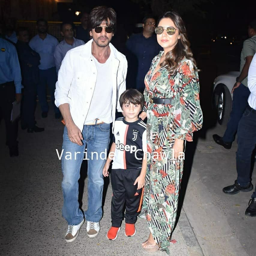 toufiqali4srk's tweet photo. @iamsrk with @gaurikhan and #AbRam at the Birthday party of #Aradhya_Bachchan ❤️ 💖 ❤
@SRKUniverse
@toufiqali4srk
@princeparwej1
#DuaLipaMeetsSRK
#teambeed https://t.co/bT0D6ngAHO