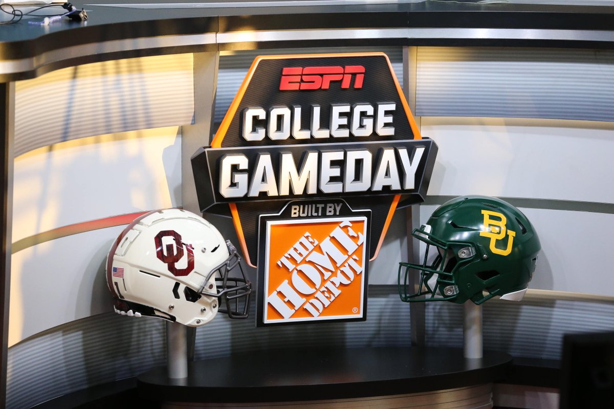 Welcome to <a href="/CollegeGameDay/">College GameDay</a> at Baylor. 🐻 #SicEm
