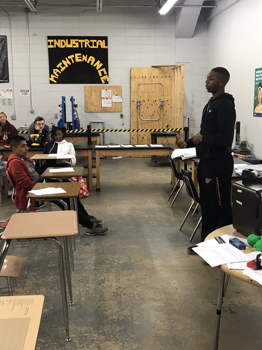HighPinson's tweet photo. We are grateful to have former Pinson Valley Industrial Maintenance student Aaron Gibbs speak to students about life after high school...😎🚀🎖✅ https://t.co/5tEpMtdmel