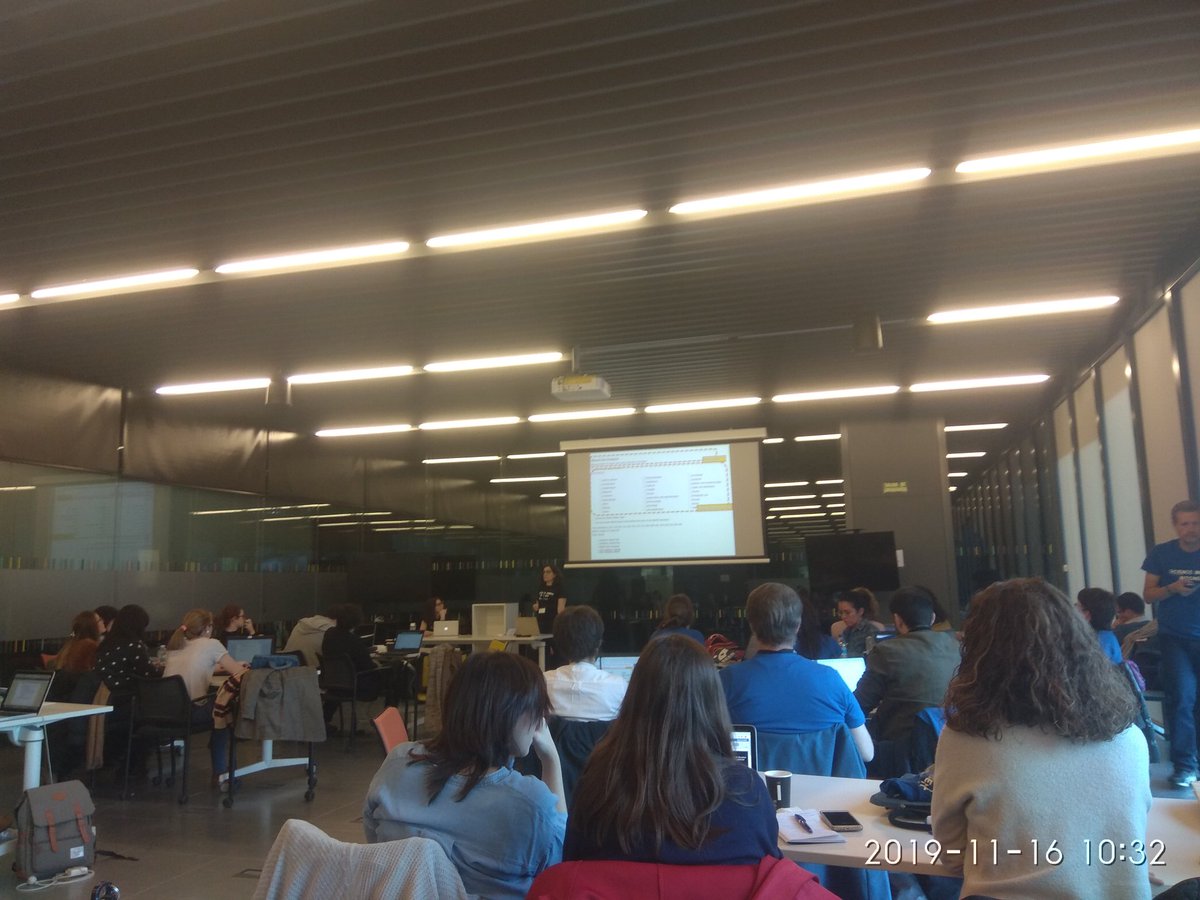 EBaladia's tweet image. #SearchatonSalud Entre #MesHterms de #PubMed y #Emtrees de @embase, hay palabras bien  diferentes para el mismo concepto, así que ojo en la traducción de búsquedas a las diferentes bases de datos. Nos lo cuenta @ElenaPastor en el @searchathon