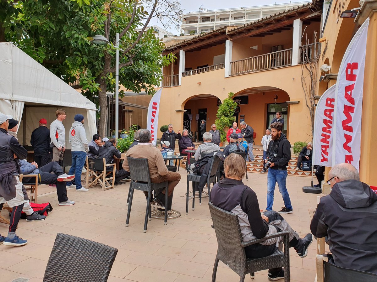 Our 10 teams have been briefed for the final day of racing at the Dragon Grand Prix European Cup Finals Puerto Portals and are ready for the quarter final first race. Wind is light but the committee hopes to be able to start around 1300. #intdragon #dragongpfinal #puertoportals